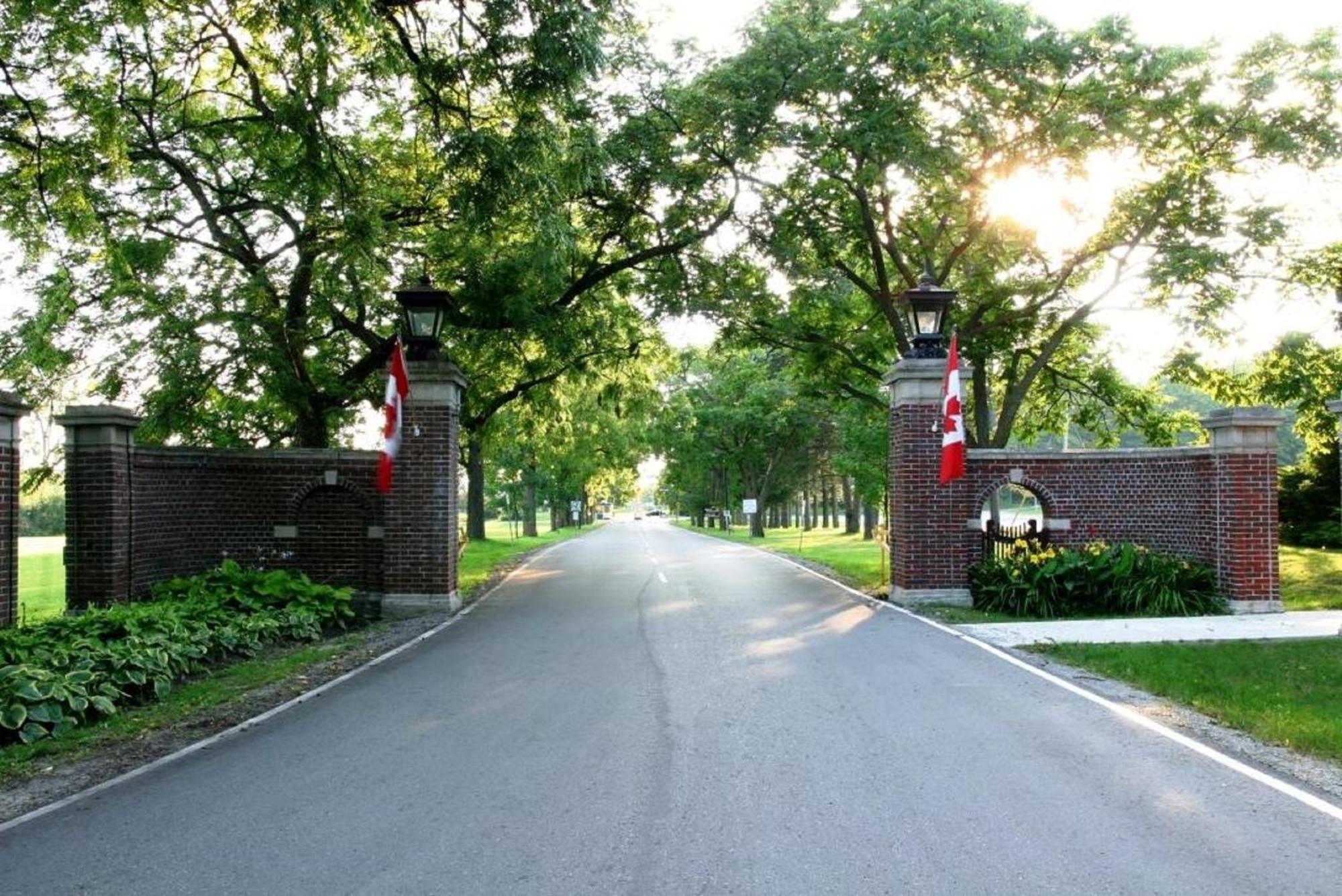 Residence & Conference Centre - King City Kültér fotó